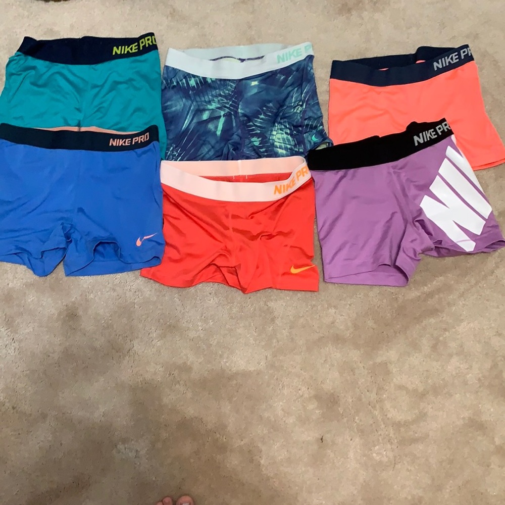 Nike pro shorts (LOT)